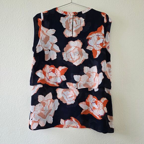 Cabi Floral Sleeveless Layered Top Navy Peach Print Womens Size M Lightweight - Picture 6 of 13